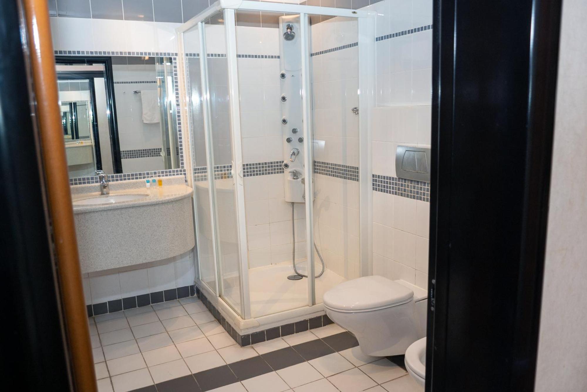 One Pavilion Luxury Serviced Apartments Manama Exterior photo